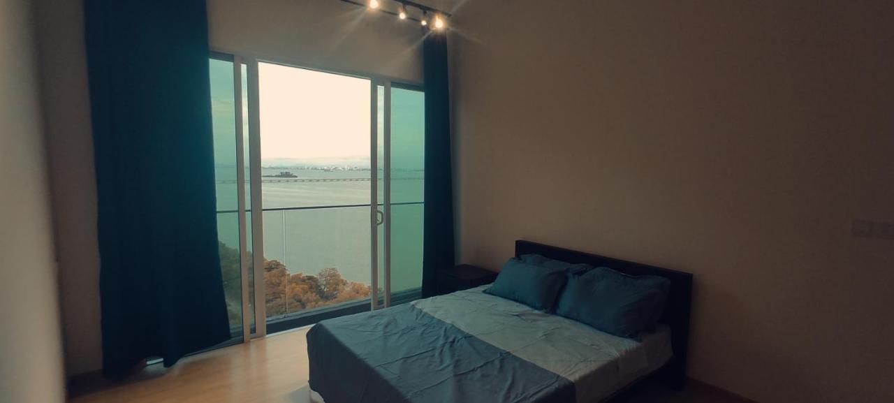 Infinite Seaview With Penang Bridge Suite With Sunrise Up To 11 Person Bayan Lepas Eksteriør billede