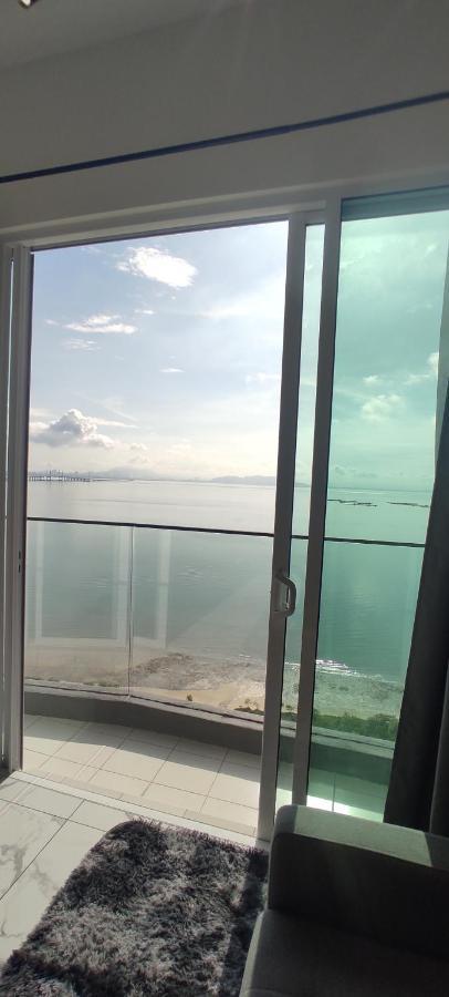 Infinite Seaview With Penang Bridge Suite With Sunrise Up To 11 Person Bayan Lepas Eksteriør billede